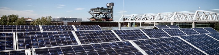 dieUmweltDruckerei speist durch eigene Solarmodule Sonnenenergie ins öffentliche Stromnetz