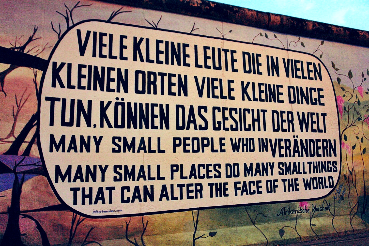 Afrikanische Weiheit auf der Berliner Mauer.