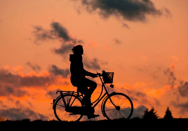 Fahrrad vor Sonnenuntergang