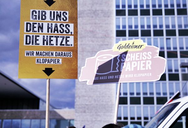 Aus Hass wird Klopapier