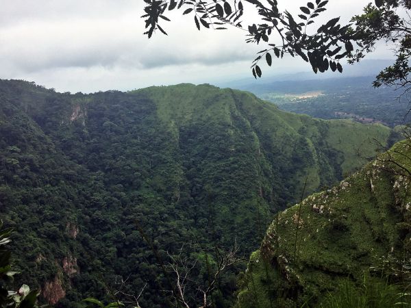 Blick auf bergige Volta-Region in Ghana.